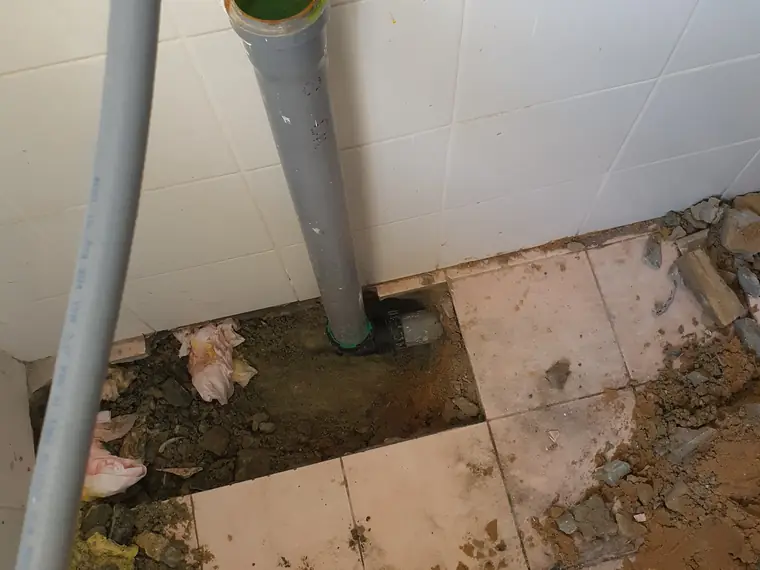 פתח גישה לקו צנרת אחרי חשיפה — ההכנה שקובעת אם אפשר לעבוד מבפנים